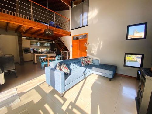 Imagen 2 de 14 de Venta De Impecable Casa, En Malibu Canning