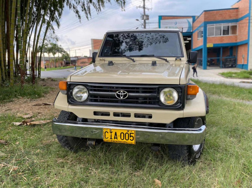 Toyota Macho 1986 4.0 Fj73