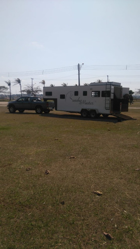 Trailer Taurus 5a Roda Para 2 Cavalos Com Apto Grande