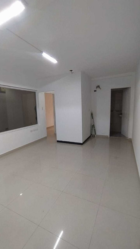 Imagen 4 de 5 de Alquiler Local Comercial A.v Las Pilas San Cristóbal Kr