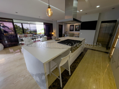 Ss: Vende Apartamento 24-28320 En San Roman De 253,81 M2, 3h/5b/3pe