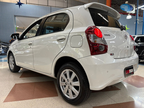 Toyota Etios 1.5 X Plus 16v Aut. 4p
