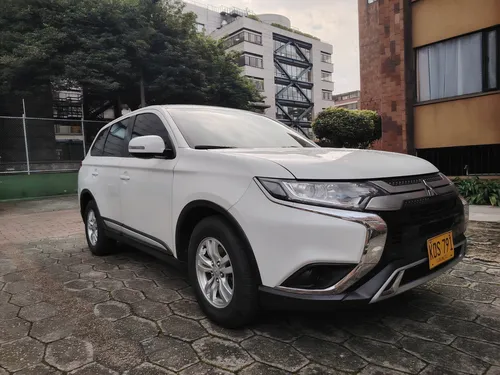 Gasolina, Automatica, 7 Puestos, 4x4, 2.4cc