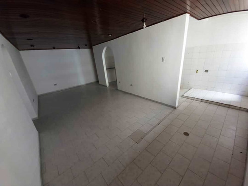 Imagen 5 de 15 de Venta Apartamento La Candelaria, 3habitaciones,2baños,1puesto. Desocupado
