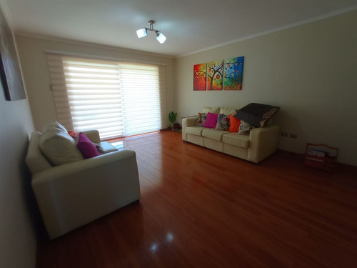 Casa En Venta De 4 Dorm. En La Serena