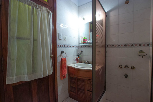 Imagen 19 de 30 de Venta Casa Lote Propio 7 Ambientes En Pompeya