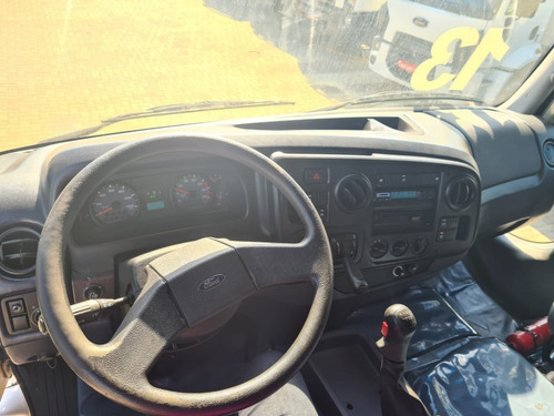 Imagem 13 de 14 de Ford Cargo 2429 8x2 Bitruck Sider 9,30mts Leito Ano 2013