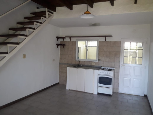 Departamento Tipo Duplex Con Cochera A 100 Metros De Laguna De Chascomus