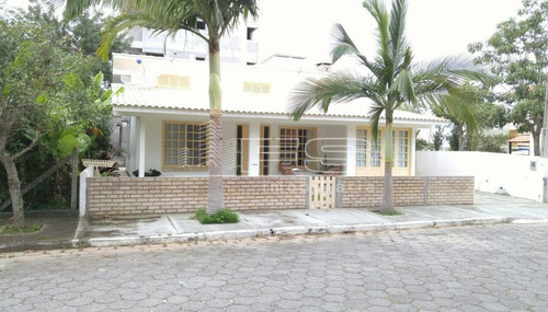 Imagem 2 de 15 de Casa Perto Da Praia Em Governador Celso Ramos - 4270