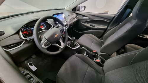 Imagen 5 de 15 de Chevrolet Onix Lt Tech 5p