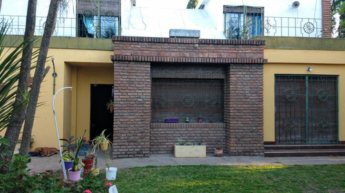 Imagen 4 de 14 de Casa 4 Dormitorios Excelente Ubicación.con Pileta