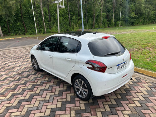 Peugeot 208 1.6 Allure Nav Tiptronic