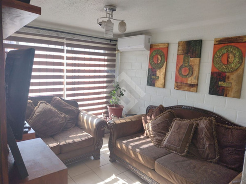 Casa En Venta De 3 Dorm. En Cerrillos