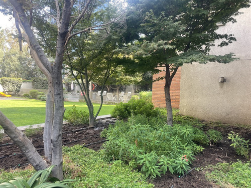 Departamento En Arriendo De 2 Dorm. En Las Condes