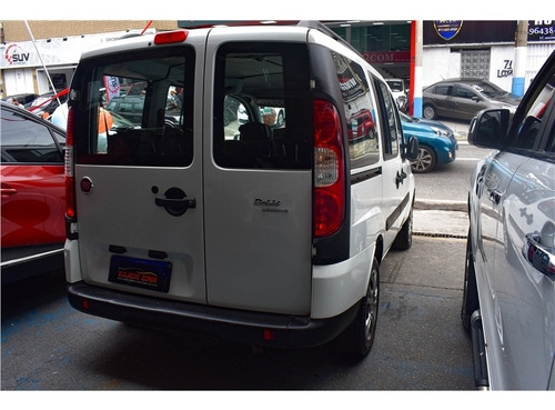 Imagem 5 de 15 de Fiat Doblo 1.8 Mpi Essence 7l 16v Flex 4p Manual