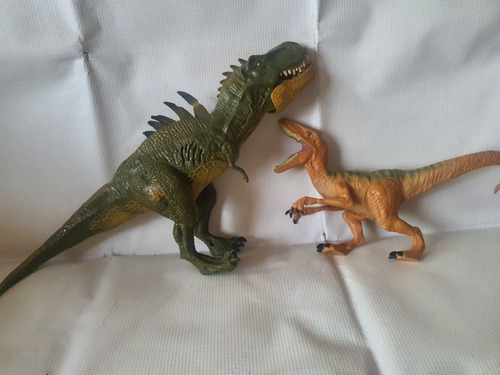 Par De Dinosaurios Jurassic World 42 Y 26 Cm Hasbro Original (Usado)