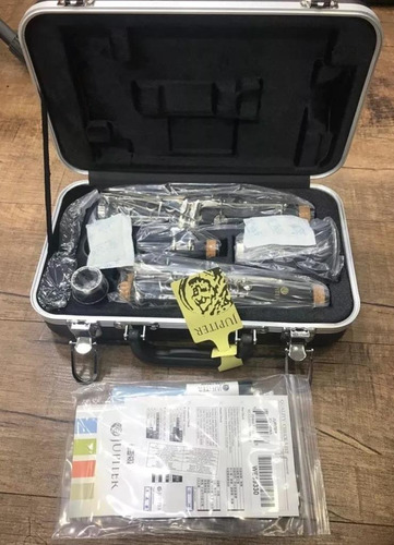 Clarinete Jupiter Jcl 700n Abs Em Bb Com Case C/nf