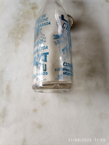 Botella Leche Chocolatada Ulyt,no Conaprole De Vidrio,200cc. (Usado)