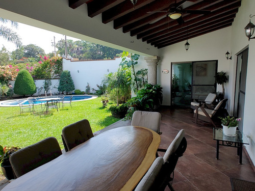 Casa Residencia En Venta En Lomas De Jiutepec.
