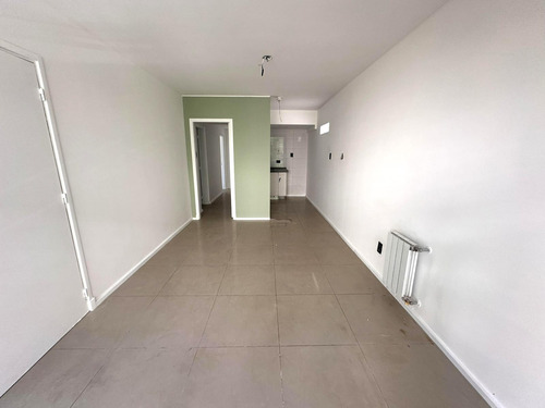 Semipiso Con Cochera En Venta - 2 Dormitorios