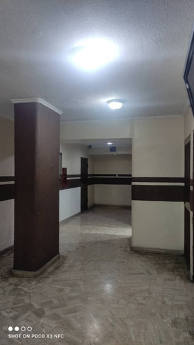 Imagen 11 de 14 de Alquilo Apartamento Amoblado, Urbanización El Centro Piso Bajo