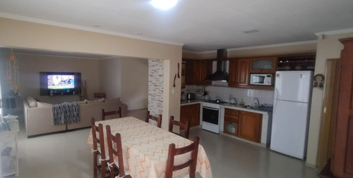Casa En Venta En Barrio Sarmiento