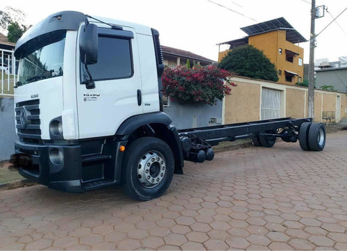 Imagem 2 de 7 de Volkswagen Constellation 15.190