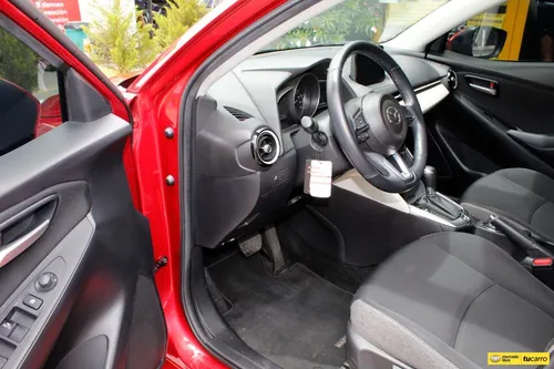 Mazda 2 Touring Sedan 2024