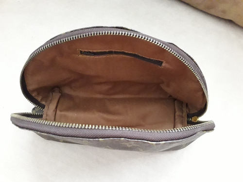 Estuche Porta Maquillaje Cosmetico Crema, Tamaño Mediano (Usado)