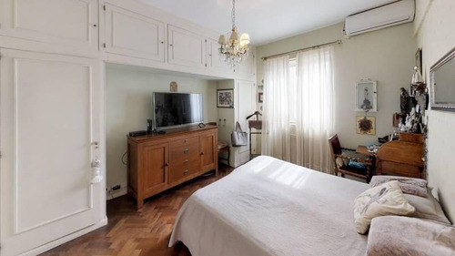 Montevideo Y Posadas - Excelente Piso De Categoría En Recoleta