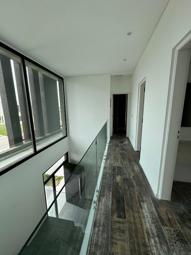 Casa 5 Ambientes En Venta. Lagos De Canning 1