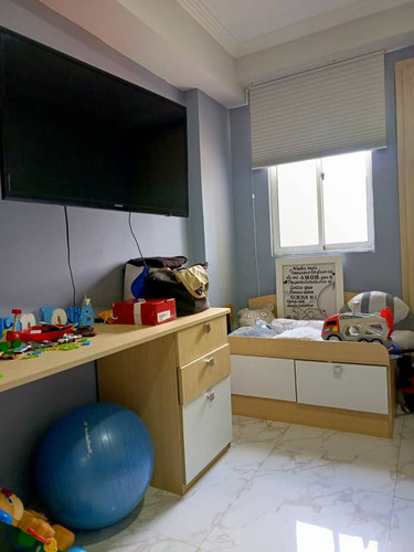 Sky Group Vende Apartamento En El Parral, Royal Palace. Via-039