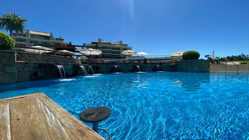 Apto Con Vista Al Mar, Parrillero Propio, 2 Dorm Con Servicios- Playa Mansa