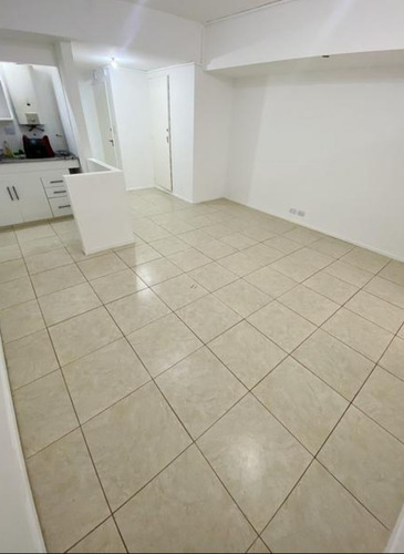 Dueña Vende. Sin Comisión. 2 Amb. C/ Patio. Oportunidad