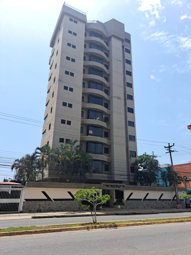 Bahía Cristal A La Venta , Av Bolivar Lecheria