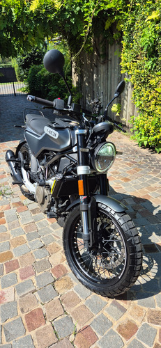 Husqvarna Svartpilen 401 Unico Dueño