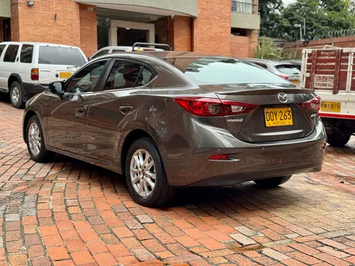 Mazda 3 Touring IPM MT