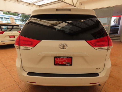 Imagen 9 de 11 de Toyota Sienna Xle Piel 2012 Blanca
