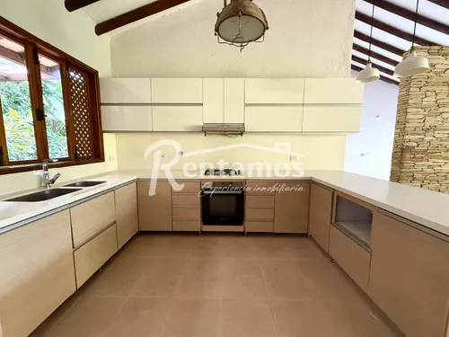 Casa En Arriendo En Loma De Las Brujas. Cod A775810