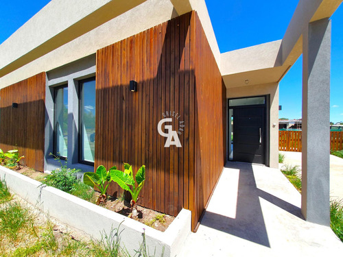 Imagen 7 de 30 de Casa En Venta 4 Amb En Santa Emilia, Pilar Del Este