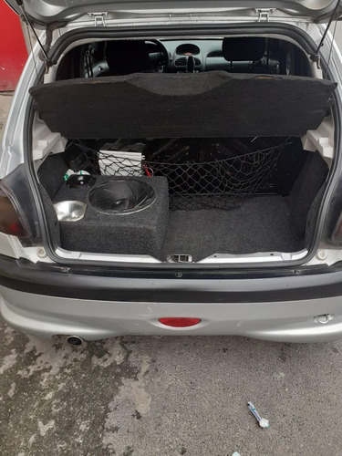 Imagem 8 de 13 de Peugeot 206 2006 1.4 Holiday 5p