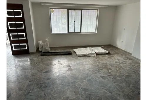 Arriendo Casa En Simon Bolivar Muy Amplia