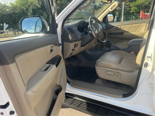 Toyota Hilux SW4 3.0 SRV 4X4 16V TURBO INTERCOOLER DIESEL 4P AUTOMÁTICO