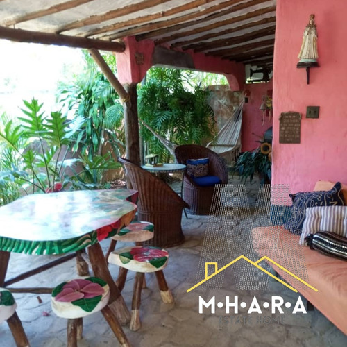 Casa En Urbanización Cerrada En Venta En Margarita
