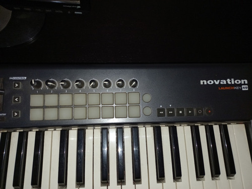 Imagen 2 de 5 de Controlador Novation Key49