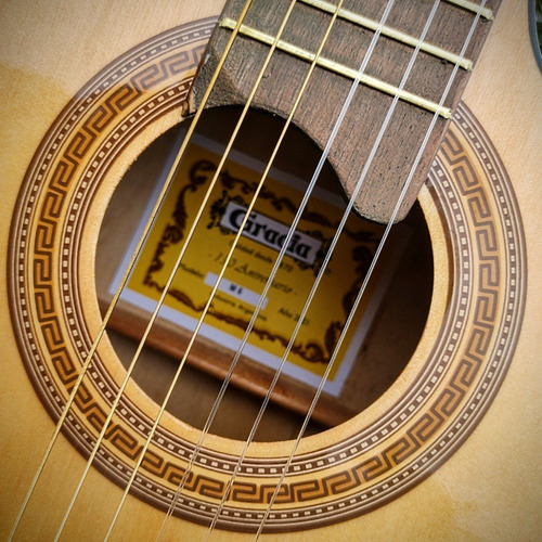 Imagen 3 de 10 de Guitarra Clásica Gracia C/corte Modelo M6