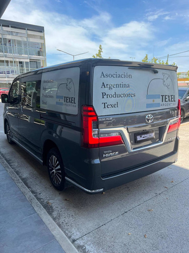 Imagen 5 de 12 de Toyota Hiace 2022 2.8 Tdi Wagon 6at 10a