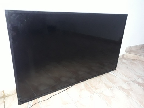 Imagem 1 de 6 de Televisor Tv, Aoc 50 Polegadas 4k Ultra Hd. Tela Quebrada