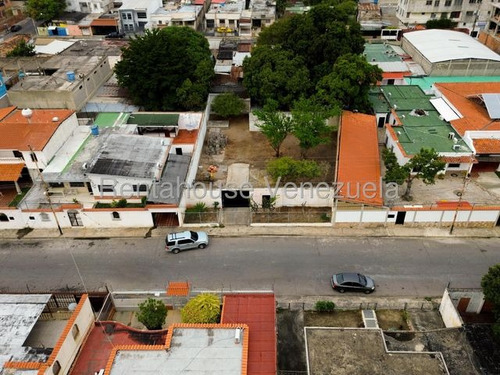 Sara Pastrán Vende Terreno De 355 M2 En Zona Centro Este De Barquisimeto 25-20770 Sps