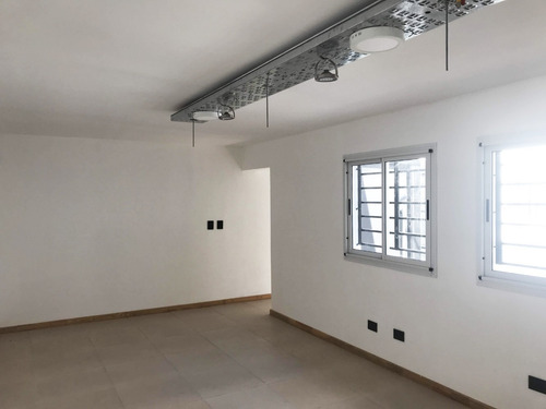 Imagen 7 de 11 de Local Comercial Con Oficinas A Estrenar Zona Norte Rosario